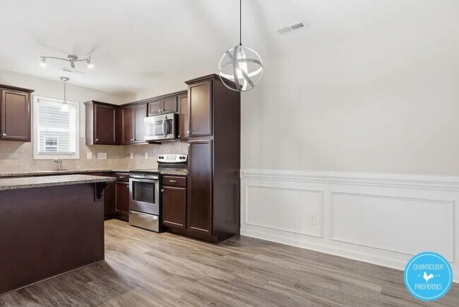 Building Photo - 2663 Middle Br Bnd