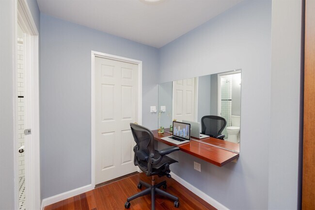 Building Photo - 1 Greene St