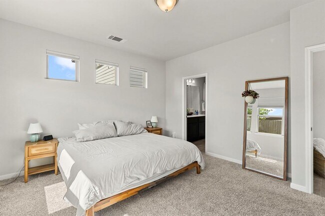 Building Photo - 12402 Zenyatta Dr