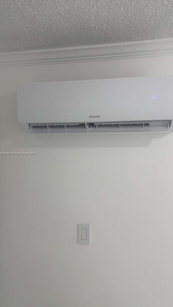 Building Photo - 820 NW 19th Ct