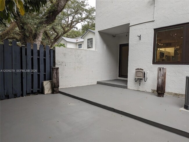 Building Photo - 3446 Oak Dr