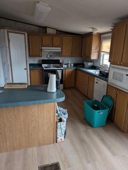 Kitchen - 230 Mountain Meadow Rd