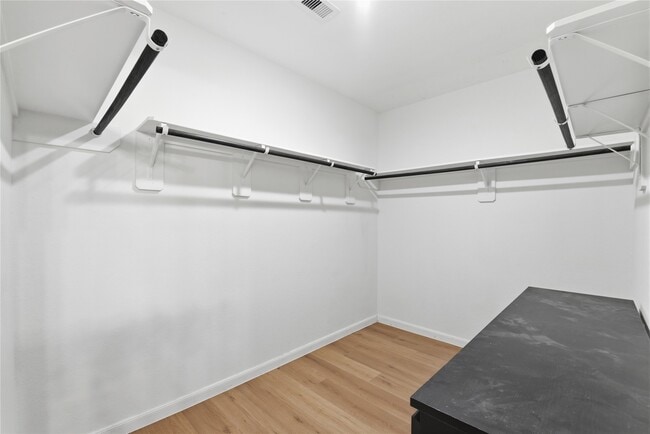 Building Photo - 1617 Park Promenade Pl