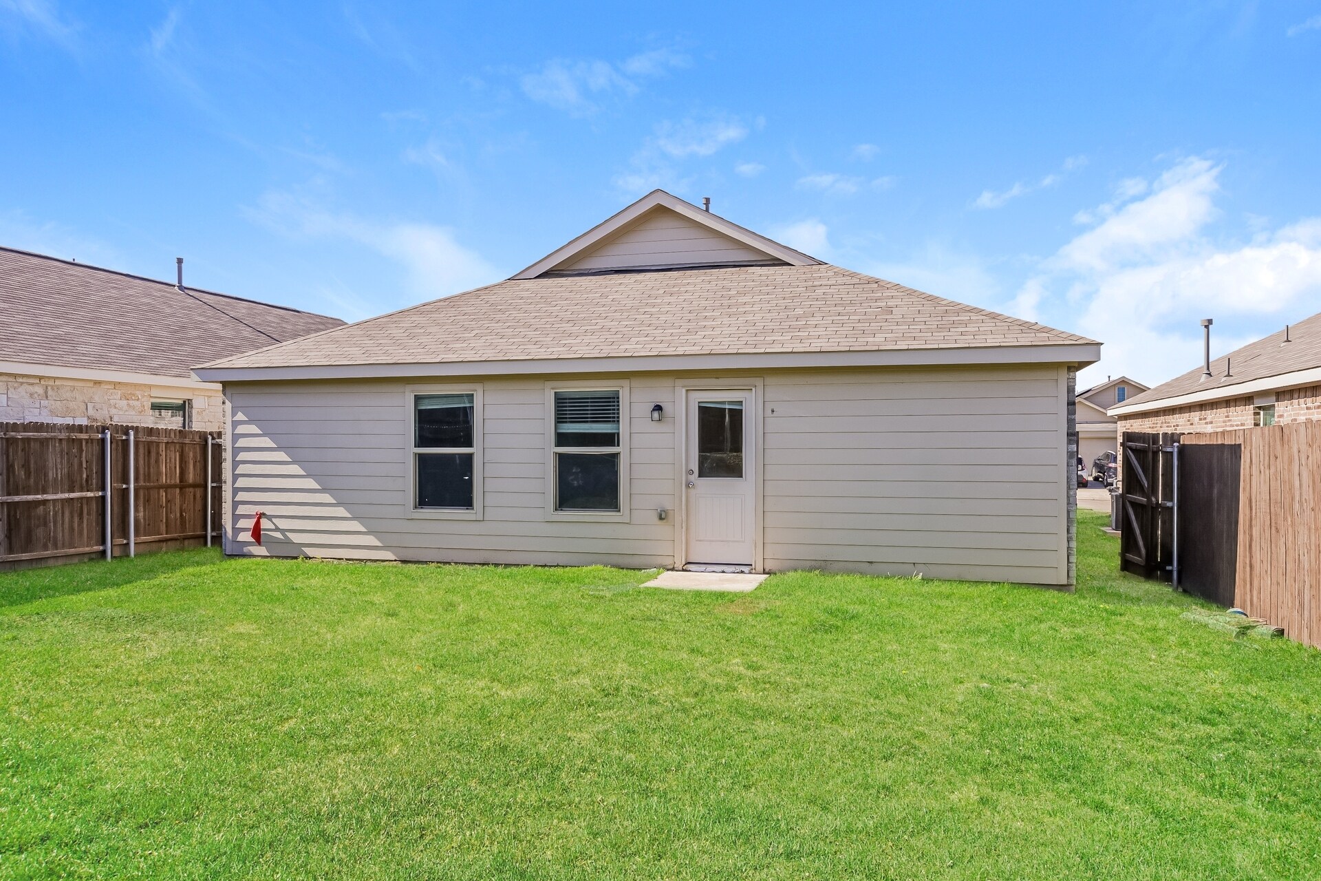 Building Photo - 1109 Wildflower St