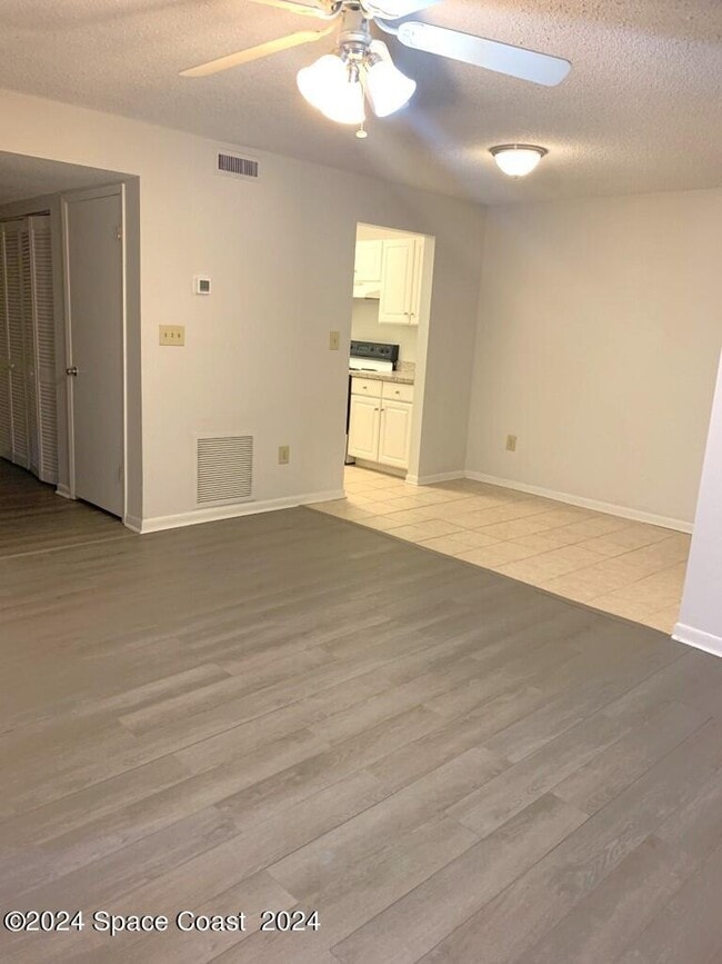 Building Photo - 3575 Sable Palm Ln