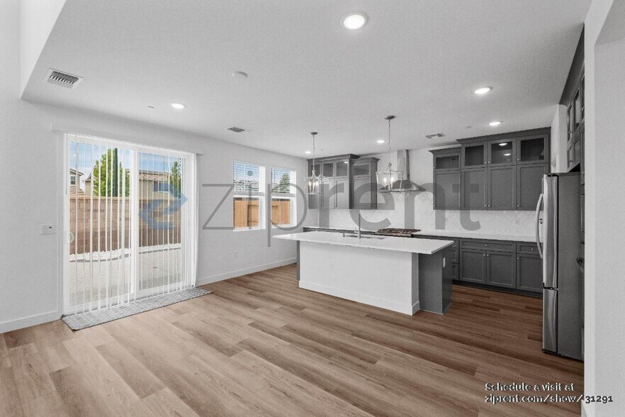 Building Photo - 15997 Mavericks Ln