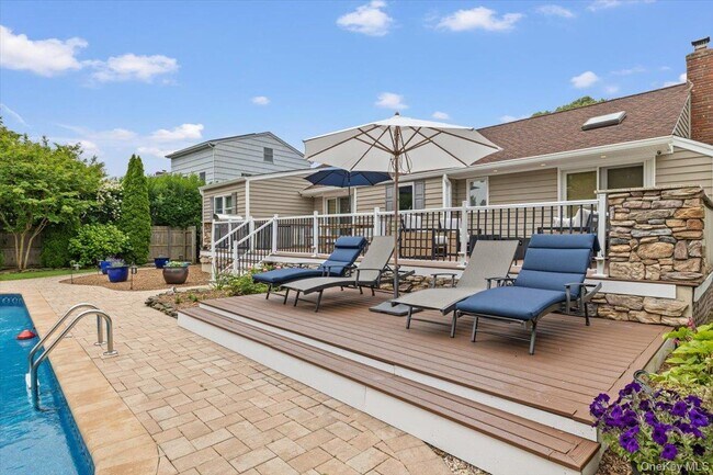 Building Photo - 13 Colonial Ln