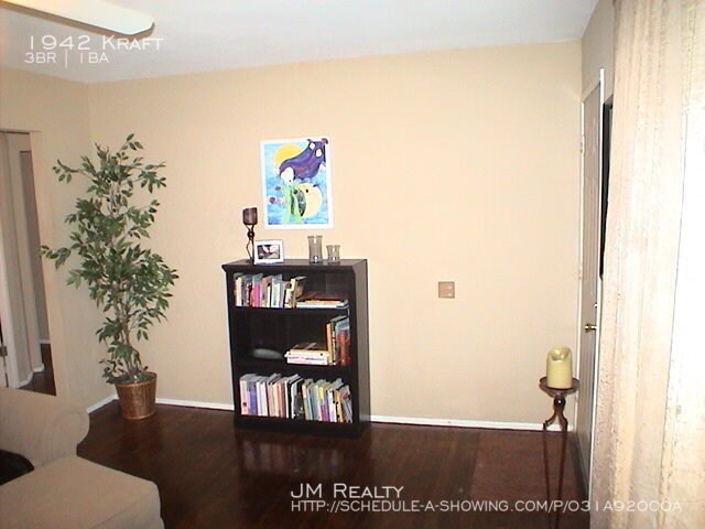 Building Photo - 3 Bedroom Home in Dogtown