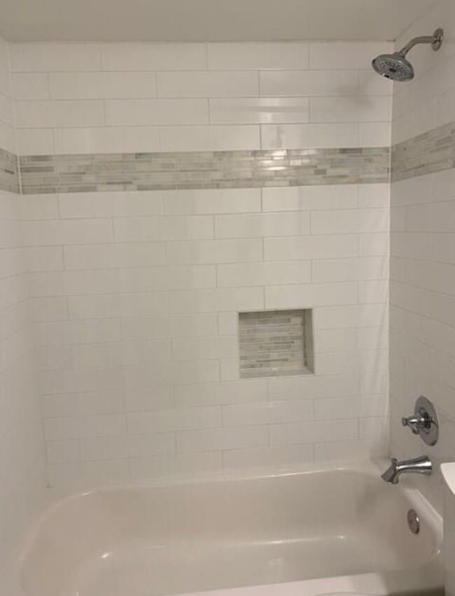 Building Photo - 6410 Del Monte Dr