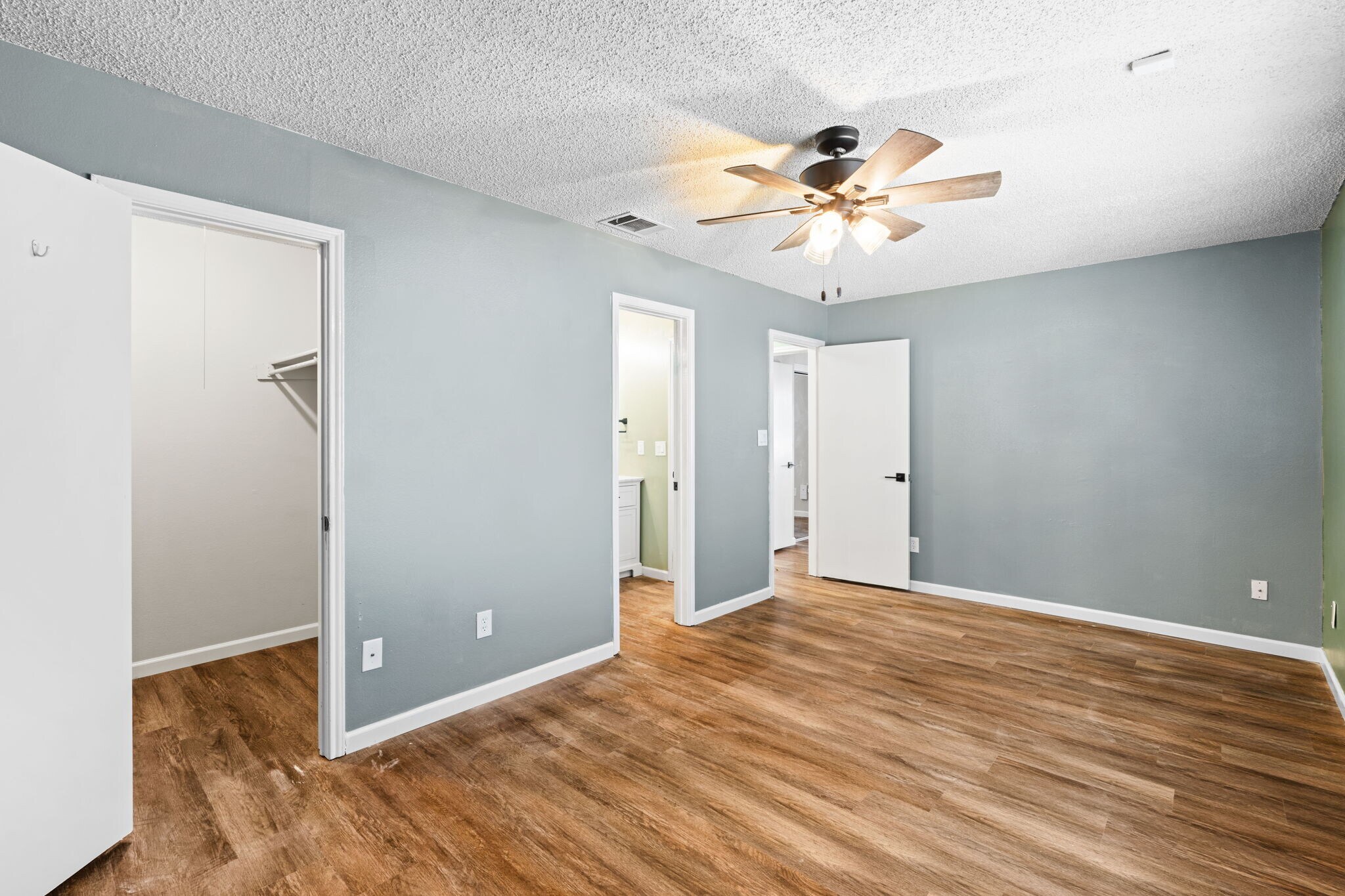 Building Photo - 12079 Stoney Brg