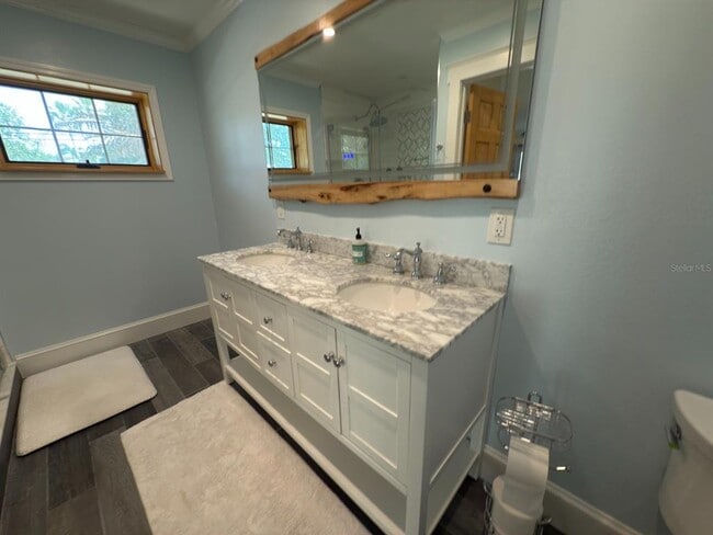 Building Photo - 2311 Heron Cir