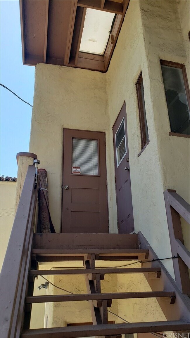 Building Photo - 622 Naranja Dr