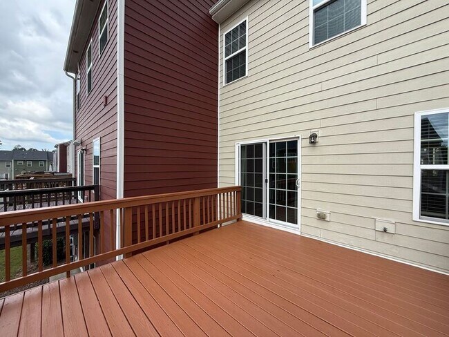 Building Photo - 113 Cross Country Way