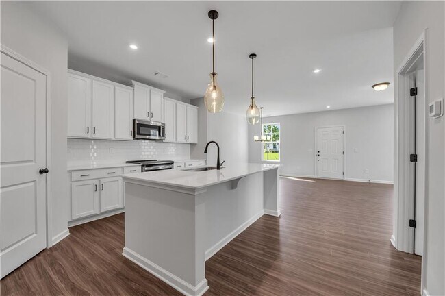 Building Photo - 869 York Aly