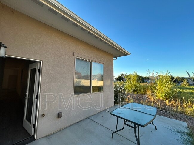 Building Photo - 581 W Indian Creek Dr