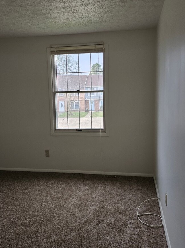 Building Photo - 1337 Vanasse Ct