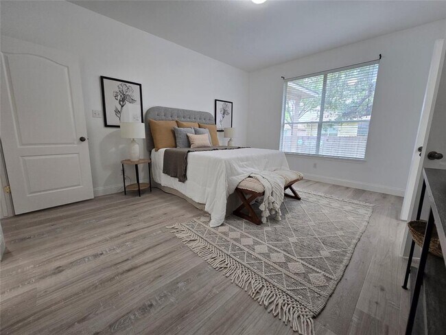 Building Photo - 303 Arrowhead Trail