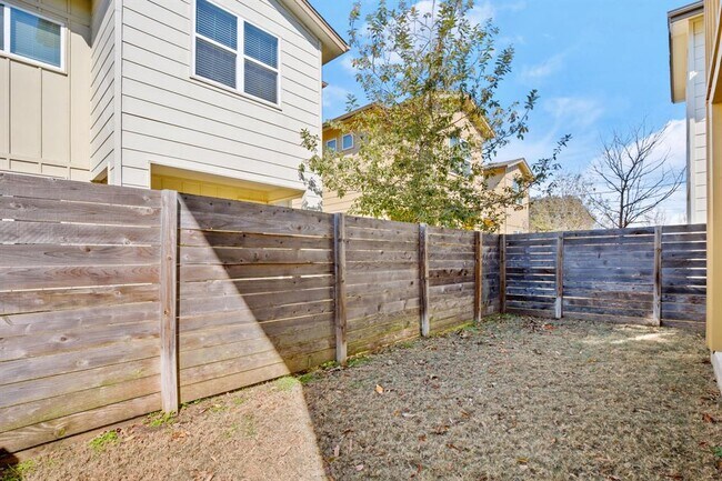 Building Photo - 8904 Parker Ranch Cir