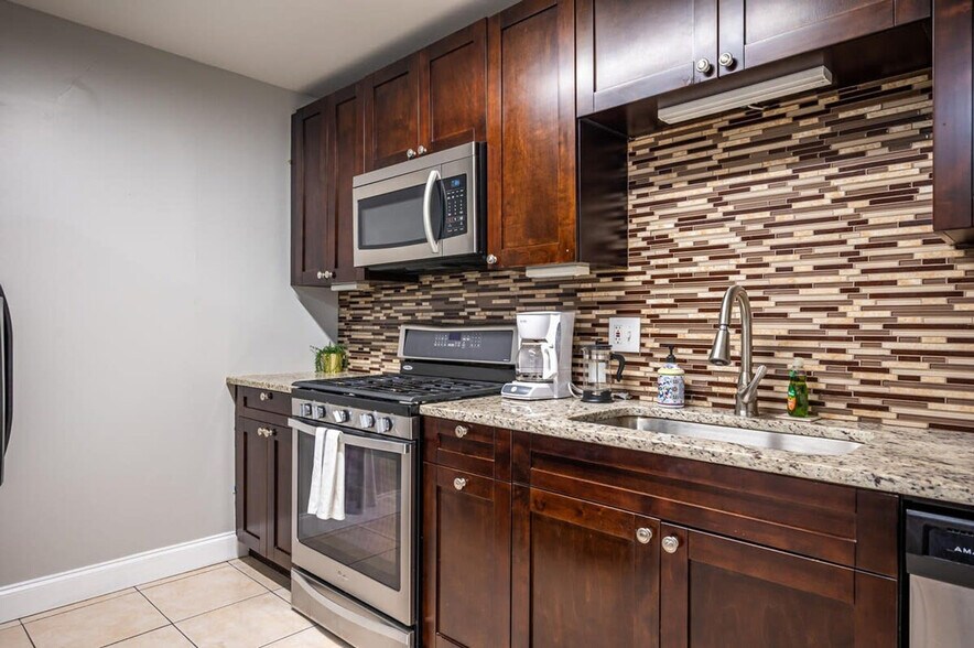 Building Photo - 215 Piedmont Ave NE