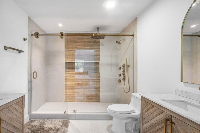 Building Photo - 403 S 13th Ct