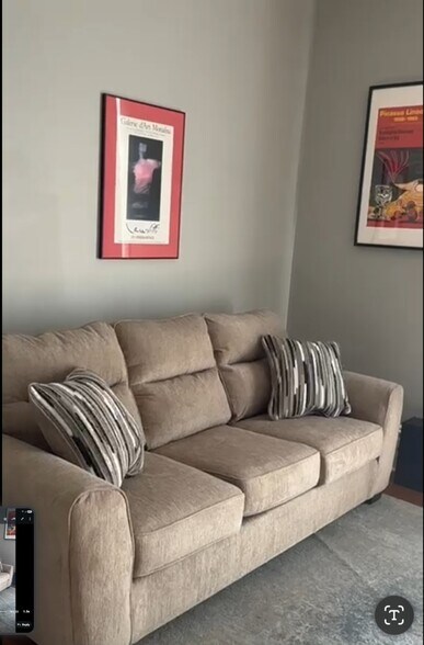 Building Photo - 4628 McPherson Ave