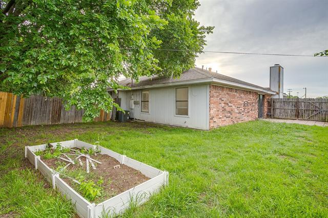 Building Photo - 926 Irene St