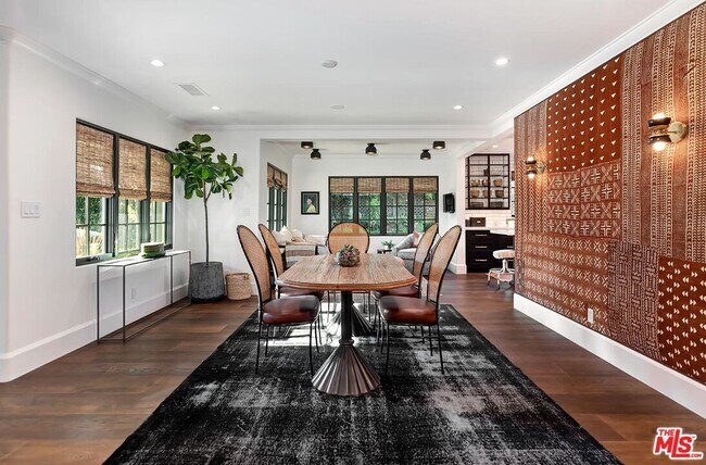 Building Photo - 4416 Arcola Ave