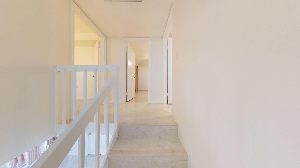 Building Photo - 306 3rd Ln