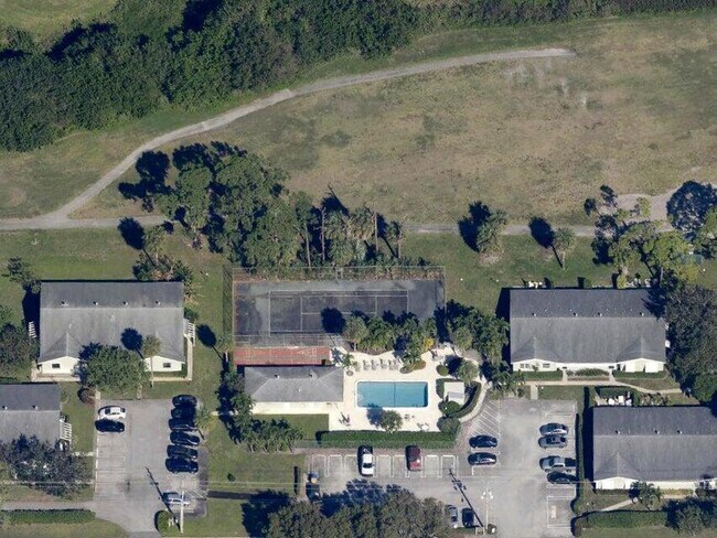 Building Photo - 2403 Lowson Blvd