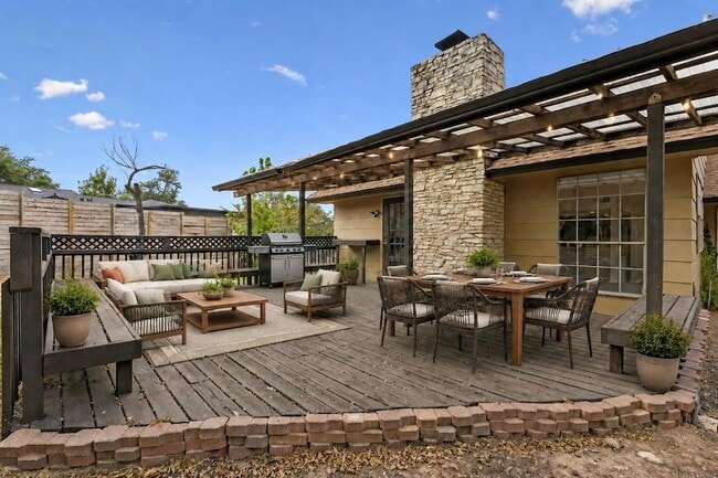 Building Photo - 4303 Rimdale Dr