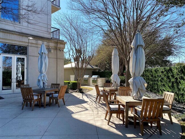 Building Photo - 3333 Allen Pkwy