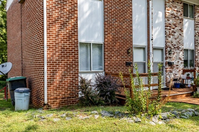 Building Photo - 223 Stribling Ave