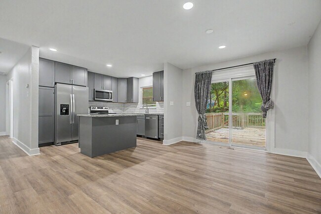 Building Photo - 1811 Devra Dr