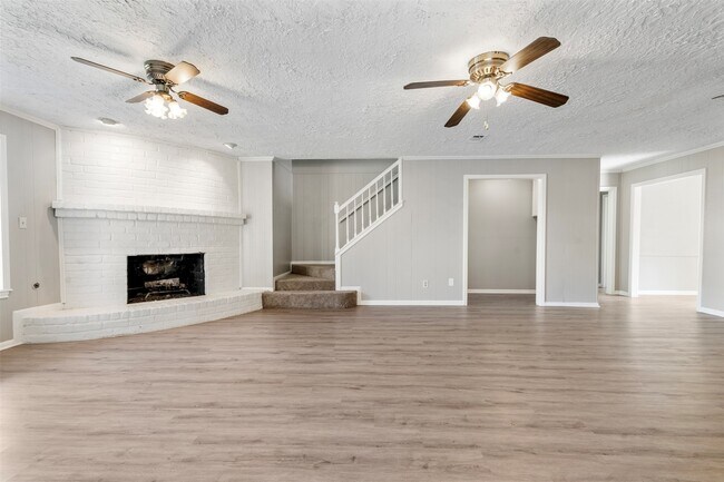 Building Photo - 4106 Cypress Hill Dr