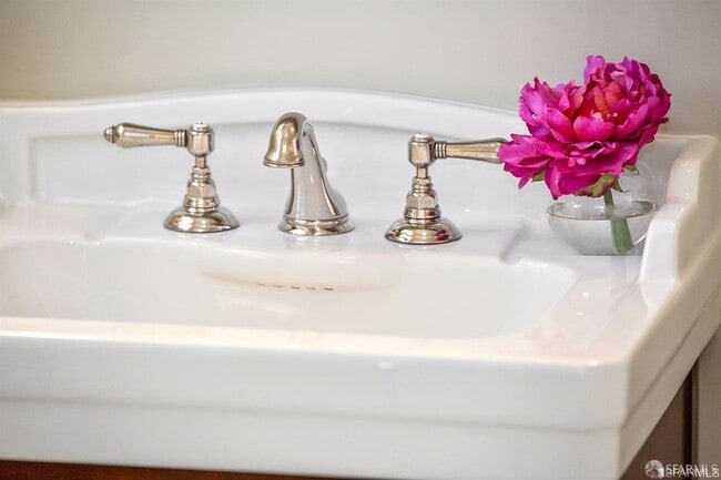 Building Photo - 850 Powell St