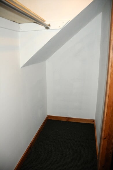 Building Photo - 612 Sylvan Park Rd