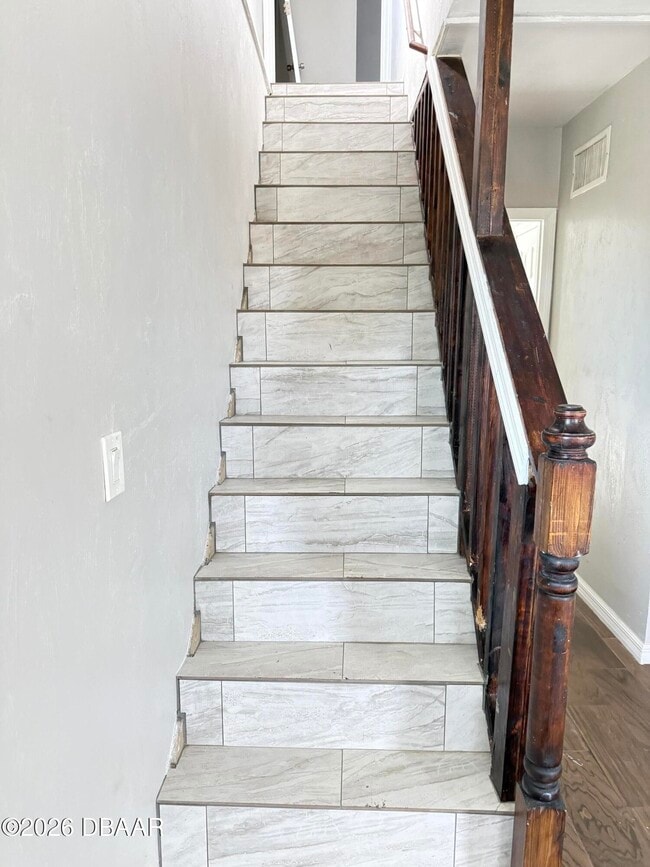 Building Photo - 548 S Caroline St