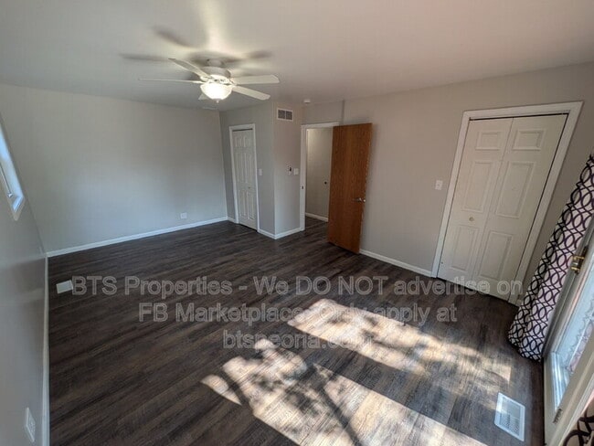 Building Photo - 306 Parkview Dr