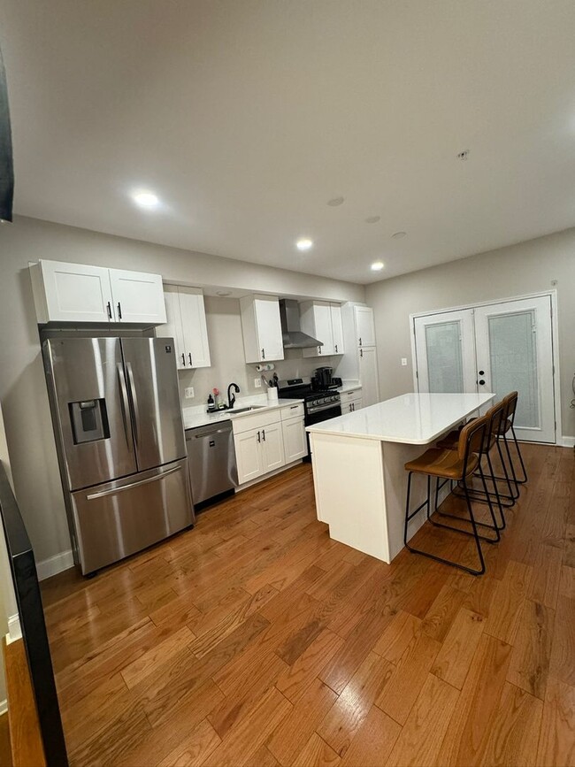 Building Photo - Modern 3Bed/3Bath Townhome in Federal Hil