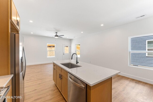 Building Photo - 3425 Garden Dr