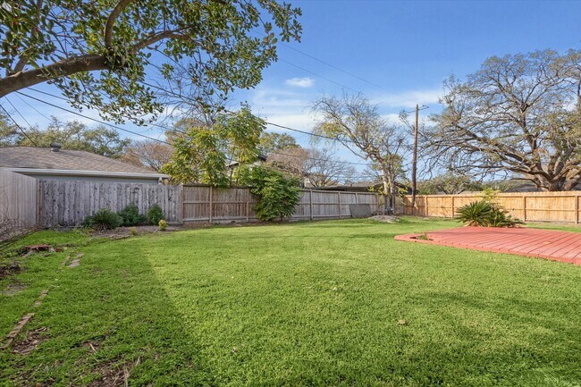 Building Photo - 3310 Longfield Cir