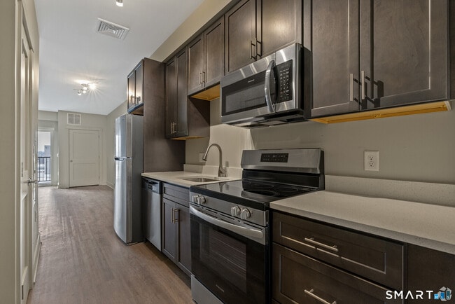 Building Photo - 75 Marlborough St