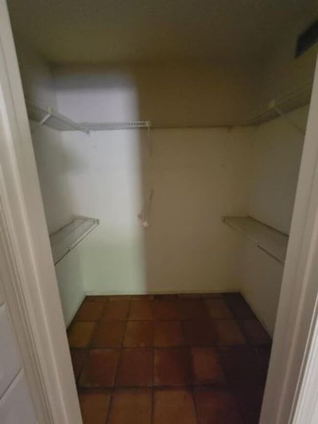 Building Photo - 6223 Allen St