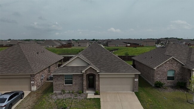 Building Photo - 124 Wyndemere Ln