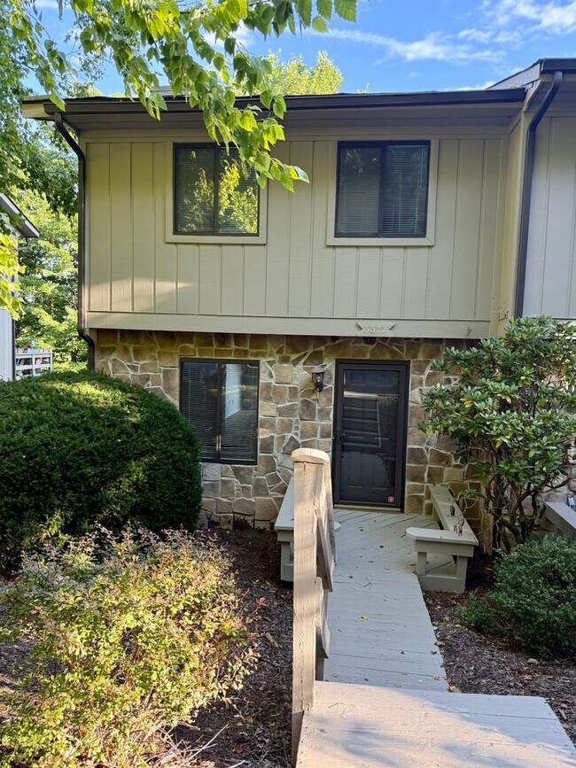 Building Photo - 3377 Kelly Ln