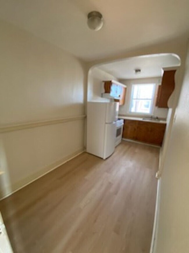 Building Photo - 801 Eaton Rd