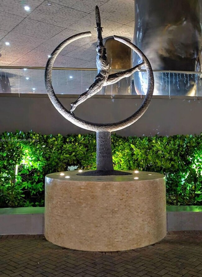 Building Photo - 485 Brickell Ave