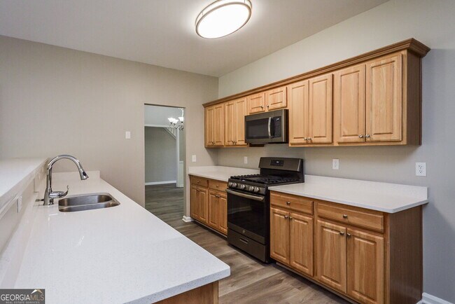 Building Photo - 137 Lantana Dr