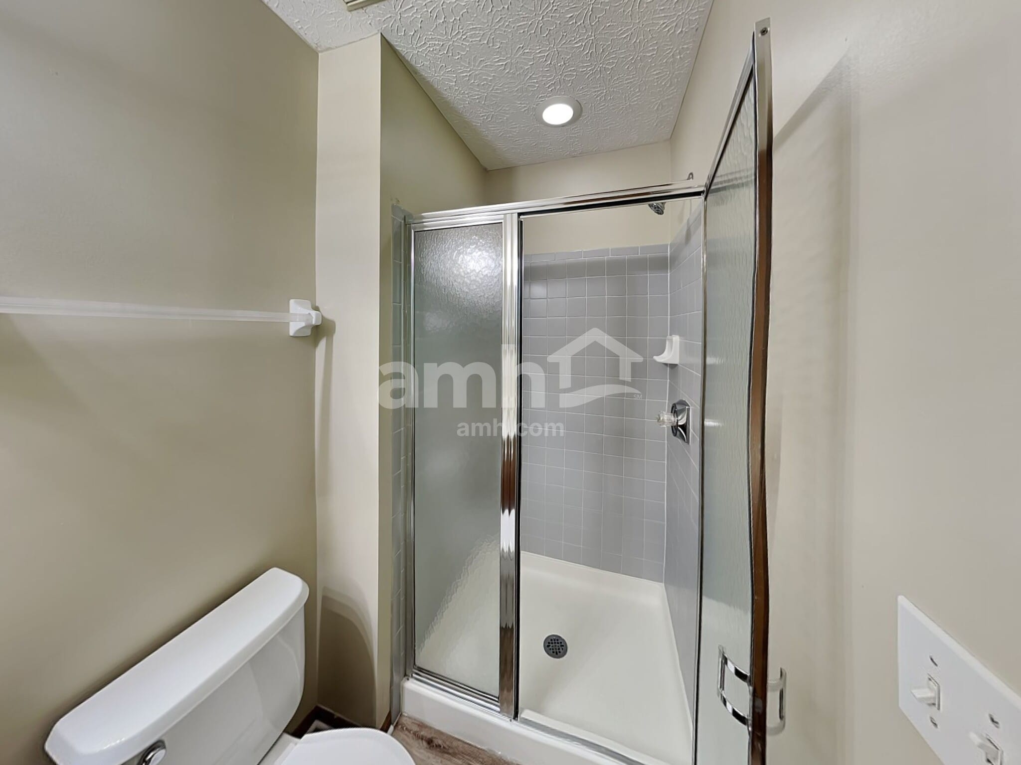 Building Photo - 1333 Sandrell Dr