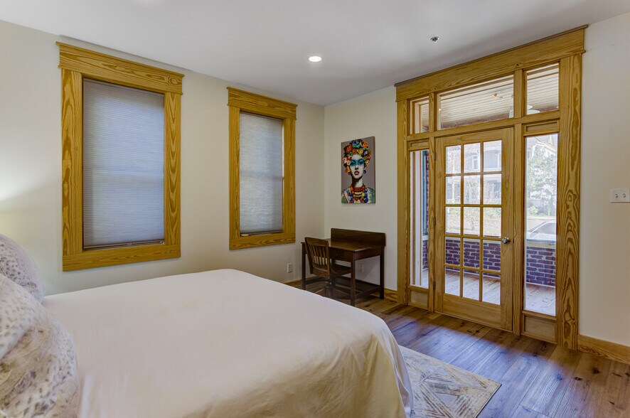 Bedroom - 1220 Adams St